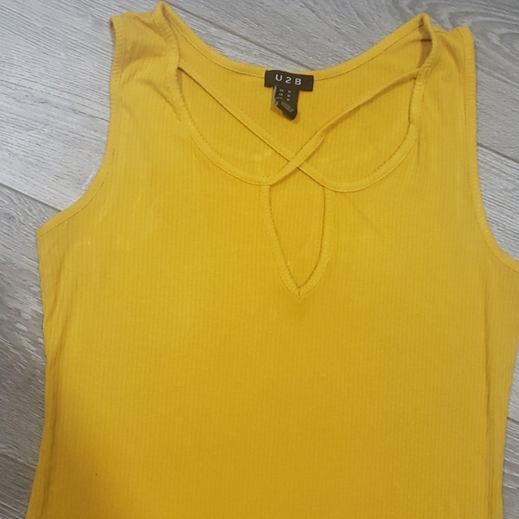 U2B Crisscross Tank - Picture 2 of 3